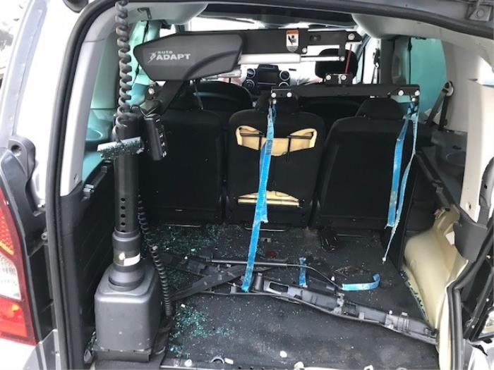 Gebruikte Diversen Peugeot Partner Tepee (7A/B/C/D/E/F/G/J/P/S) 1.6 BlueHDi 100 Prijs op aanvraag aangeboden door Autohandel-Smet Gebroeders NV