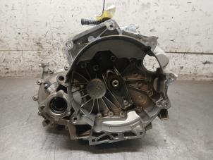 Gebruikte Versnellingsbak Volkswagen Polo VI (AW1) 1.0 MPI 12V Prijs op aanvraag aangeboden door Autohandel-Smet Gebroeders NV