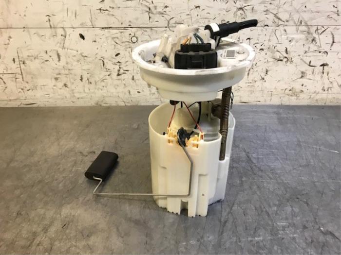 Gebruikte Tank element Pomp Ford Focus 3 Wagon 1.0 Ti-VCT EcoBoost 12V 125 Prijs op aanvraag aangeboden door Autohandel-Smet Gebroeders NV