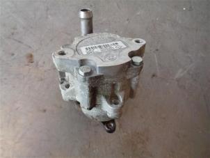 Gebruikte Servopomp Renault Master II (FD/HD) 2.5 dCi 120 FAP Prijs op aanvraag aangeboden door Autohandel-Smet Gebroeders NV