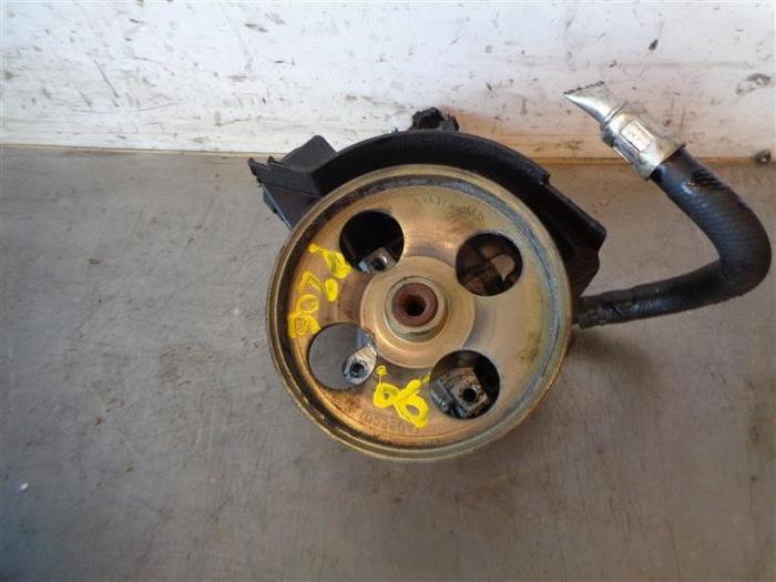 Gebruikte Servopomp Peugeot 206 SW (2E/K) 1.4 HDi Prijs op aanvraag aangeboden door Autohandel-Smet Gebroeders NV