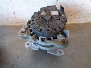 Gebruikte Dynamo Dacia Sandero II 1.2 16V Prijs op aanvraag aangeboden door Autohandel-Smet Gebroeders NV