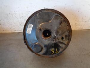 Gebruikte Rembekrachtiger Volkswagen Transporter T5 2.0 TDI DRF Prijs op aanvraag aangeboden door Autohandel-Smet Gebroeders NV