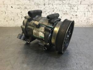 Gebruikte Pomp Airco Renault Clio III (BR/CR) 1.5 dCi 85 Prijs op aanvraag aangeboden door Autohandel-Smet Gebroeders NV