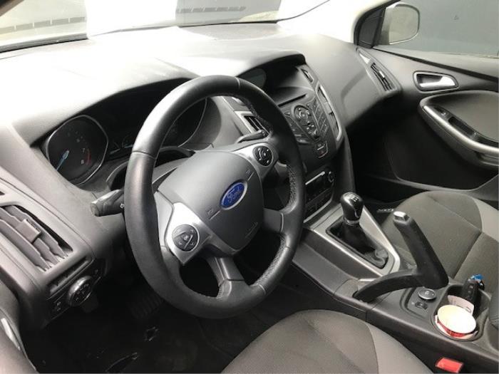 Airbag set + dashboard van een Ford Focus 3 Wagon 1.0 Ti-VCT EcoBoost 12V 100 2014
