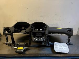Gebruikte Airbag set + dashboard Ford Focus 3 Wagon 1.0 Ti-VCT EcoBoost 12V 100 Prijs op aanvraag aangeboden door Autohandel-Smet Gebroeders NV