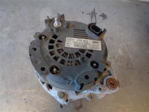 Gebruikte Dynamo Volkswagen Touareg (7PA/PH) 3.0 TDI V6 24V BlueMotion Technology DPF Prijs op aanvraag aangeboden door Autohandel-Smet Gebroeders NV