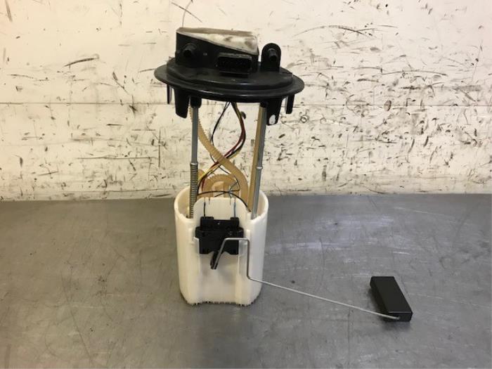 Gebruikte Tank element Pomp Peugeot Partner Tepee (7A/B/C/D/E/F/G/J/P/S) 1.6 BlueHDi 100 Prijs op aanvraag aangeboden door Autohandel-Smet Gebroeders NV