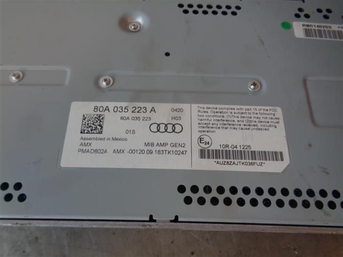 Radio versterker van een Audi Q5 (FYB/FYG) 2.0 40 TDI 16V Quattro 2019