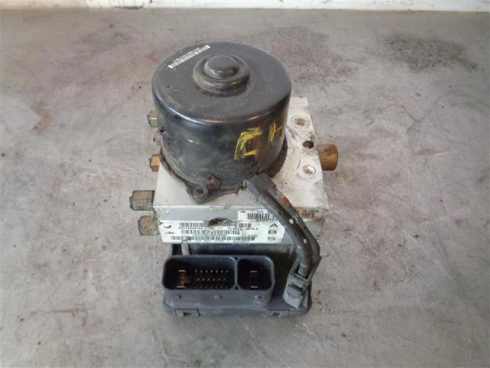 Gebruikte ABS Pomp Jeep Cherokee/Liberty (KJ) 2.5 CRD 16V Prijs op aanvraag aangeboden door Autohandel-Smet Gebroeders NV