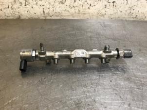 Gebruikte Injector brug Volkswagen Touran (5T1) 1.6 TDI SCR BlueMotion Technology Prijs op aanvraag aangeboden door Autohandel-Smet Gebroeders NV