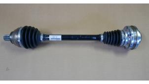 Gebruikte Homokineetas rechts-voor Volkswagen Golf VII (AUA) 2.0 GTI 16V Prijs op aanvraag aangeboden door Autohandel-Smet Gebroeders NV