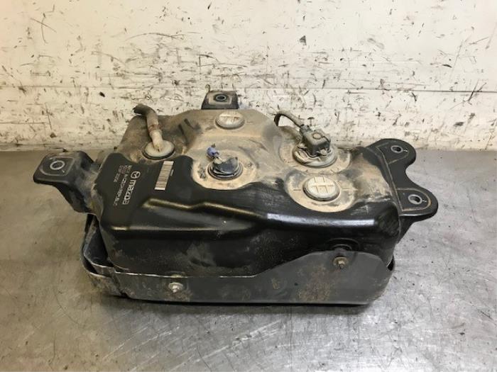 Gebruikte Tank adblue Mazda CX-5 II (KF) 2.2 SkyActiv-D 184 16V 4WD Prijs op aanvraag aangeboden door Autohandel-Smet Gebroeders NV