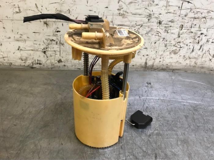 Gebruikte Tank element Pomp Smart Fortwo Coupé (451.3) 0.8 CDI Prijs op aanvraag aangeboden door Autohandel-Smet Gebroeders NV