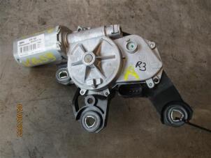 Gebruikte Ruitenwissermotor achter Volkswagen Caddy Combi IV 2.0 TDI 102 Prijs op aanvraag aangeboden door Autohandel-Smet Gebroeders NV