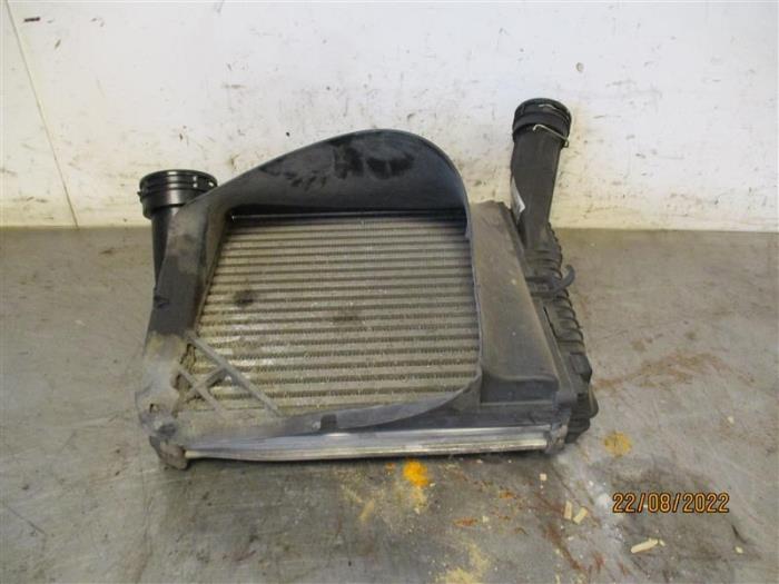 Gebruikte Intercooler Audi A3 Sportback (8VA/8VF) 1.6 TDI 16V Prijs op aanvraag aangeboden door Autohandel-Smet Gebroeders NV