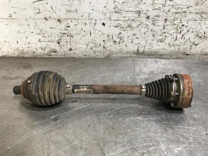 Gebruikte Steekas links-voor Audi A3 Sportback (8VA/8VF) 1.6 TDI 16V Prijs op aanvraag aangeboden door Autohandel-Smet Gebroeders NV