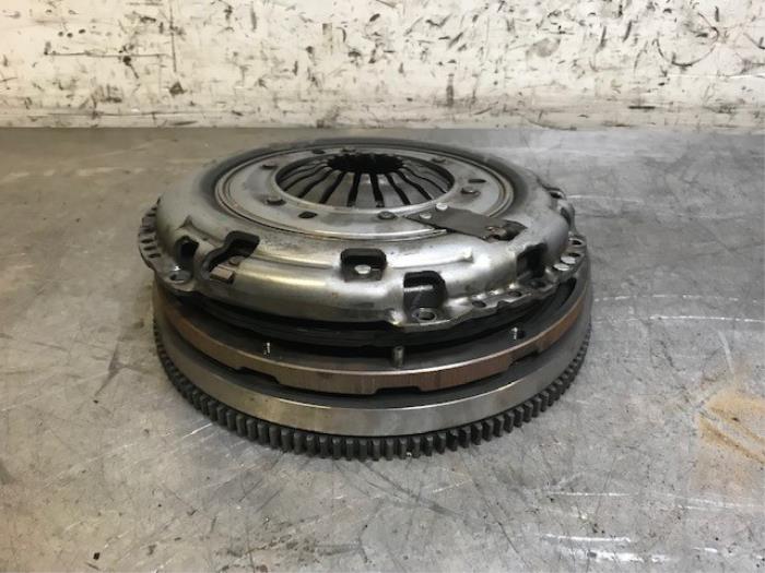Gebruikte Koppelingsset (compleet) Peugeot 5008 II (M4/MC/MJ/MR) 1.5 BlueHDi 130 Prijs op aanvraag aangeboden door Autohandel-Smet Gebroeders NV