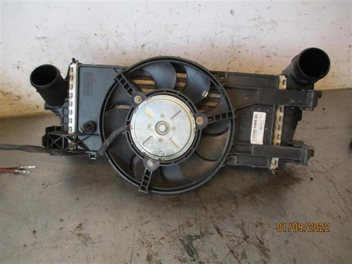 Gebruikte Intercooler Ford Transit Connect (PJ2) 1.0 EcoBoost 12V 100 Prijs op aanvraag aangeboden door Autohandel-Smet Gebroeders NV