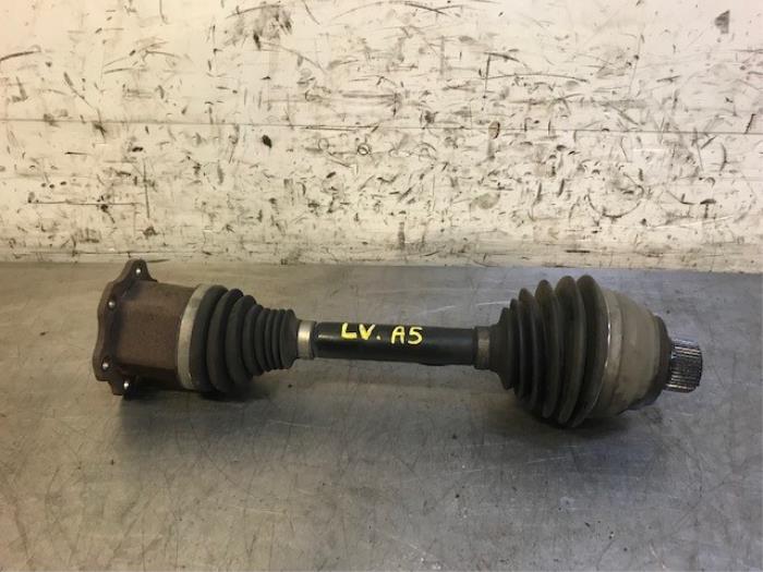 Gebruikte Steekas links-voor Audi A5 (8T3) 2.7 TDI V6 24V Prijs op aanvraag aangeboden door Autohandel-Smet Gebroeders NV