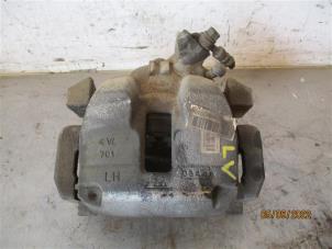 Gebruikte Remklauw (Tang) links-achter DS Automobiles DS 7 Crossback 1.5 BlueHDI 130 Prijs op aanvraag aangeboden door Autohandel-Smet Gebroeders NV