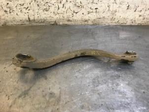 Gebruikte Draagarm onder rechts-achter DS Automobiles DS 7 Crossback 1.5 BlueHDI 130 Prijs op aanvraag aangeboden door Autohandel-Smet Gebroeders NV