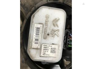 Gebruikte Brandstofpomp Elektrisch DS Automobiles DS 7 Crossback 1.5 BlueHDI 130 Prijs op aanvraag aangeboden door Autohandel-Smet Gebroeders NV