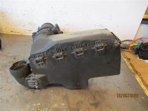 Gebruikte Luchtfilterhuis Peugeot 3008 I (0U/HU) 1.6 HDiF 16V Prijs op aanvraag aangeboden door Autohandel-Smet Gebroeders NV