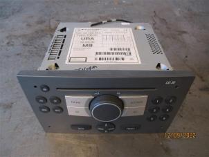 Gebruikte Radio CD Speler Opel Tigra Twin Top 1.4 16V Prijs op aanvraag aangeboden door Autohandel-Smet Gebroeders NV