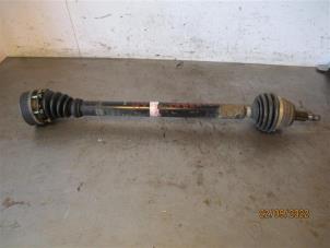 Gebruikte Cardanas rechts-voor (VWA) Volkswagen New Beetle (9C1/9G1) 1.6 Prijs op aanvraag aangeboden door Autohandel-Smet Gebroeders NV