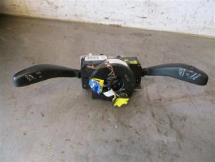 Gebruikte Combischakelaar Stuurkolom Volkswagen Polo V (6R) 1.2 12V BlueMotion Technology Prijs op aanvraag aangeboden door Autohandel-Smet Gebroeders NV