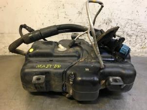 Gebruikte Adblue tank Renault Master III (JV) 2.3 dCi 16V 145 Prijs op aanvraag aangeboden door Autohandel-Smet Gebroeders NV