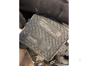 Gebruikte Lambda Sonde Renault Master III (JV) 2.3 dCi 16V 145 Prijs op aanvraag aangeboden door Autohandel-Smet Gebroeders NV