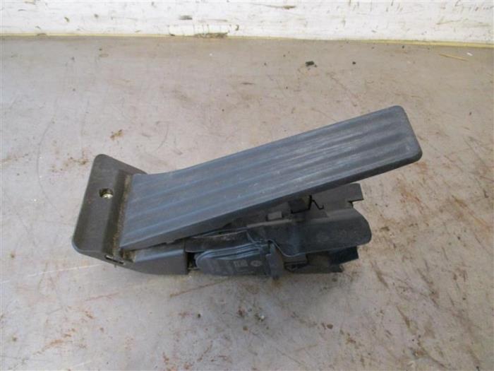 Gebruikte Sensor Gaspedaalpositie BMW 1 serie (F20) 118i 1.5 TwinPower 12V Prijs op aanvraag aangeboden door Autohandel-Smet Gebroeders NV