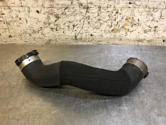 Gebruikte Intercooler Slang BMW 2 serie Active Tourer (F45) 218d 2.0 TwinPower Turbo 16V Prijs op aanvraag aangeboden door Autohandel-Smet Gebroeders NV