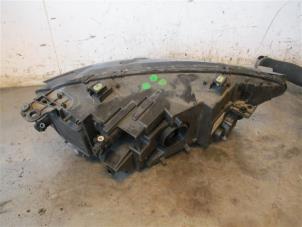 Gebruikte Linker Koplamp DS Automobiles DS 7 Crossback 1.6 16V E-Tense 4x4 Prijs op aanvraag aangeboden door Autohandel-Smet Gebroeders NV