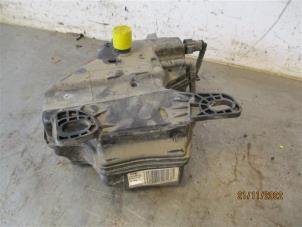 Gebruikte Tank adblue Citroen C4 Picasso (3D/3E) 2.0 Blue HDI 135 Hybrid Prijs op aanvraag aangeboden door Autohandel-Smet Gebroeders NV