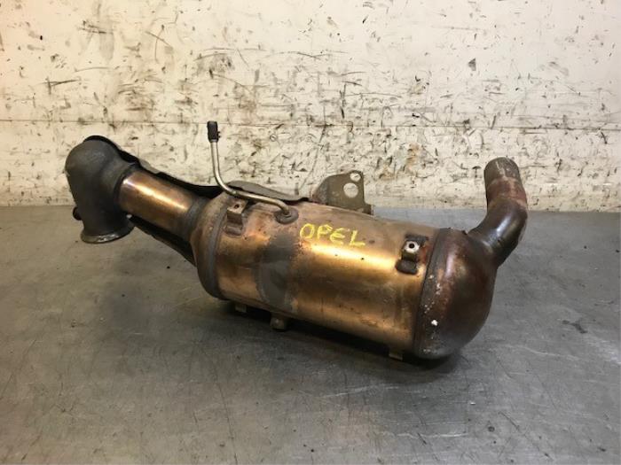 Gebruikte Katalysator Opel Corsa D 1.3 CDTi 16V ecoFLEX Prijs op aanvraag aangeboden door Autohandel-Smet Gebroeders NV