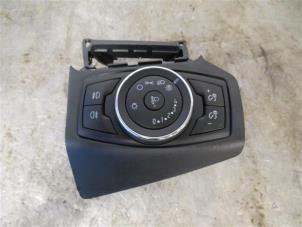 Gebruikte Schakelaar Licht Ford Focus 3 Wagon 1.0 Ti-VCT EcoBoost 12V 100 Prijs op aanvraag aangeboden door Autohandel-Smet Gebroeders NV