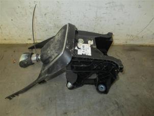 Gebruikte Versnellingspook Ford C-Max (DXA) 1.6 TDCi 16V Prijs op aanvraag aangeboden door Autohandel-Smet Gebroeders NV