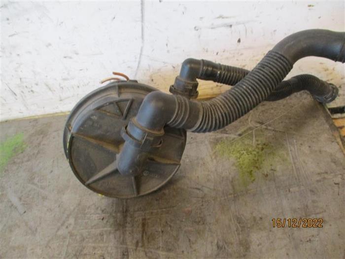 Gebruikte Pullairpomp Volkswagen New Beetle (9C1/9G1) 1.6 Prijs op aanvraag aangeboden door Autohandel-Smet Gebroeders NV