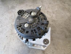 Gebruikte Alternator Opel Antara (LA6) 2.2 CDTI 16V 4x4 Prijs op aanvraag aangeboden door Autohandel-Smet Gebroeders NV