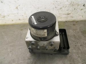 Gebruikte ABS Pomp Mercedes SLK (R171) 1.8 200 K 16V Prijs op aanvraag aangeboden door Autohandel-Smet Gebroeders NV