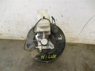 Gebruikte Hoofdremcilinder Toyota Hilux IV 3.0 D4-D 16V 4x4 Prijs op aanvraag aangeboden door Autohandel-Smet Gebroeders NV