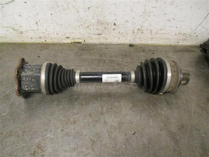 Gebruikte Aandrijfas rechts-voor Audi A5 Sportback (F5A/F5F) 2.0 TDI Ultra 16V Prijs op aanvraag aangeboden door Autohandel-Smet Gebroeders NV