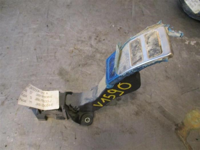 Gebruikte Gaspedaalpositie Sensor Ford Focus 4 1.0 Ti-VCT EcoBoost 12V 125 Prijs op aanvraag aangeboden door Autohandel-Smet Gebroeders NV