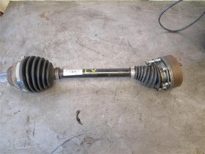 Gebruikte Steekas links-voor Audi A3 Sportback (8VA/8VF) 1.6 TDI Ultra 16V Prijs op aanvraag aangeboden door Autohandel-Smet Gebroeders NV