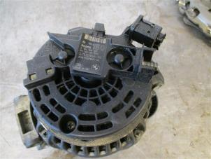 Gebruikte Dynamo BMW 3 serie (E90) 318i 16V Prijs op aanvraag aangeboden door Autohandel-Smet Gebroeders NV