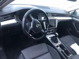 Gebruikte Airbag set + dashboard Volkswagen Passat (3G2) 1.6 TDI 16V Prijs op aanvraag aangeboden door Autohandel-Smet Gebroeders NV