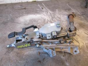 Gebruikte Stuurkolom compleet Volvo V40 Cross Country (MZ) 2.0 D3 20V Prijs op aanvraag aangeboden door Autohandel-Smet Gebroeders NV
